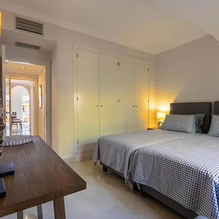 Charming In Aloha Hill Club With Pools & Lejlighed Marbella