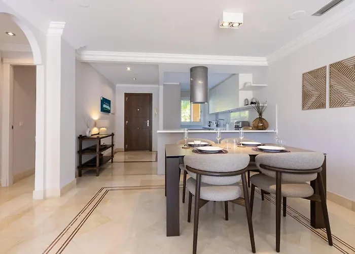 Charming In Aloha Hill Club With Pools & Marbella