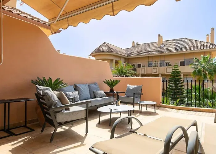 Appartamento Charming In Aloha Hill Club With Pools & Marbella