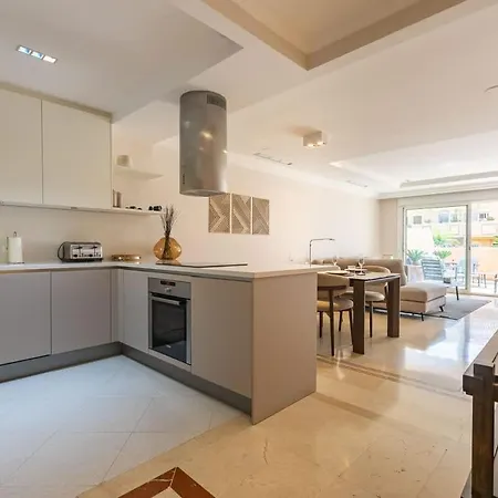 Charming In Aloha Hill Club With Pools & Apartment