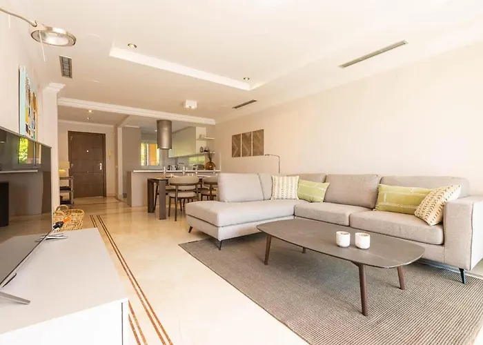 Charming In Aloha Hill Club With Pools & Marbella