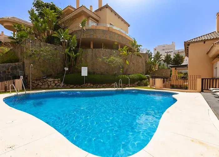 Charming In Aloha Hill Club With Pools &