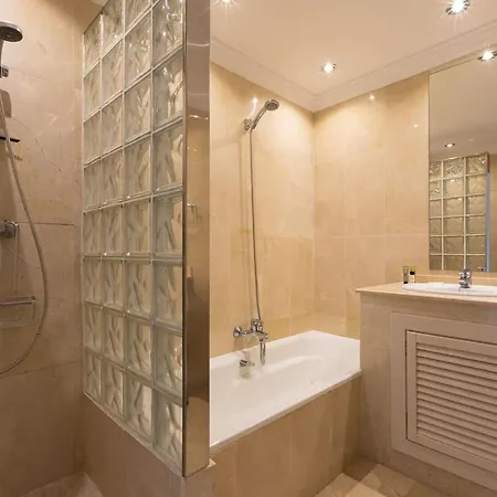 Charming In Aloha Hill Club With Pools & Appartamento Marbella