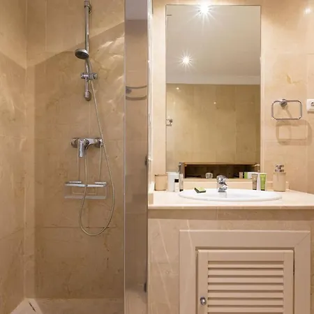 Apartment Charming In Aloha Hill Club With Pools &