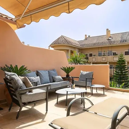 Apartment Charming In Aloha Hill Club With Pools & Marbella