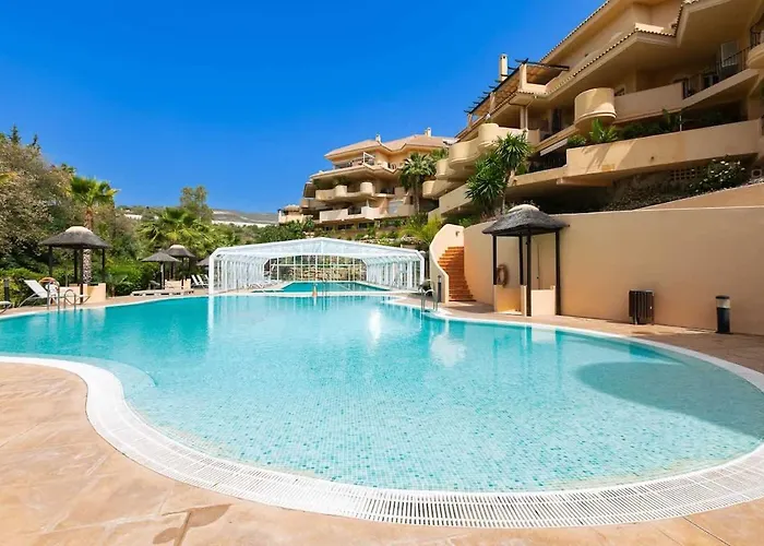 Appartement Charming In Aloha Hill Club With Pools & Marbella