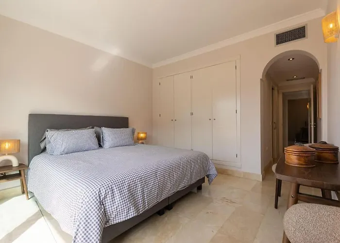 Charming In Aloha Hill Club With Pools & Marbella