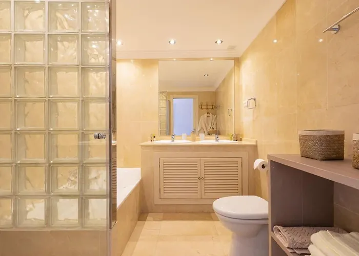 Charming In Aloha Hill Club With Pools & Appartement Marbella