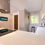 Charming In Aloha Hill Club With Pools & 아파트